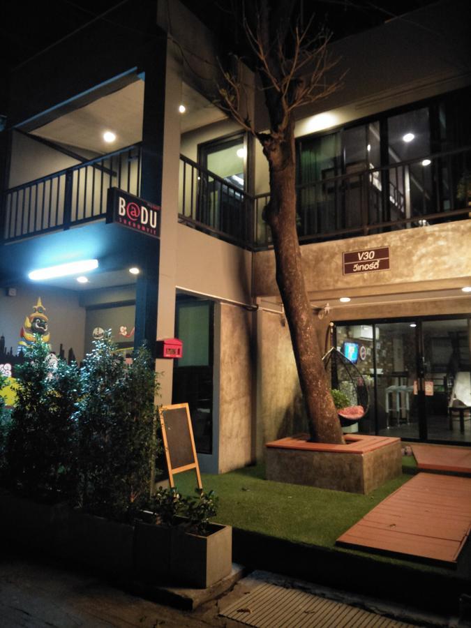 Badu Sukhumvit Dormitory Bangkok Exteriér fotografie