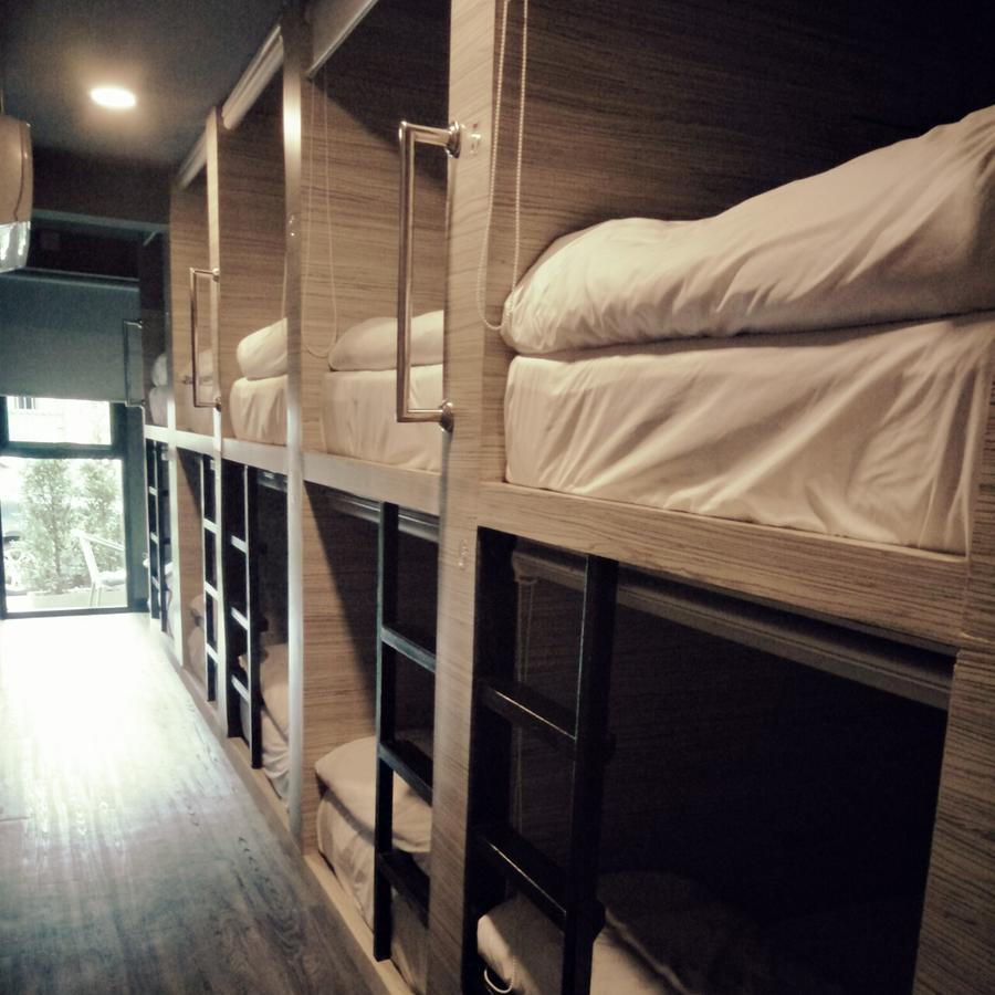 Badu Sukhumvit Dormitory Bangkok Exteriér fotografie