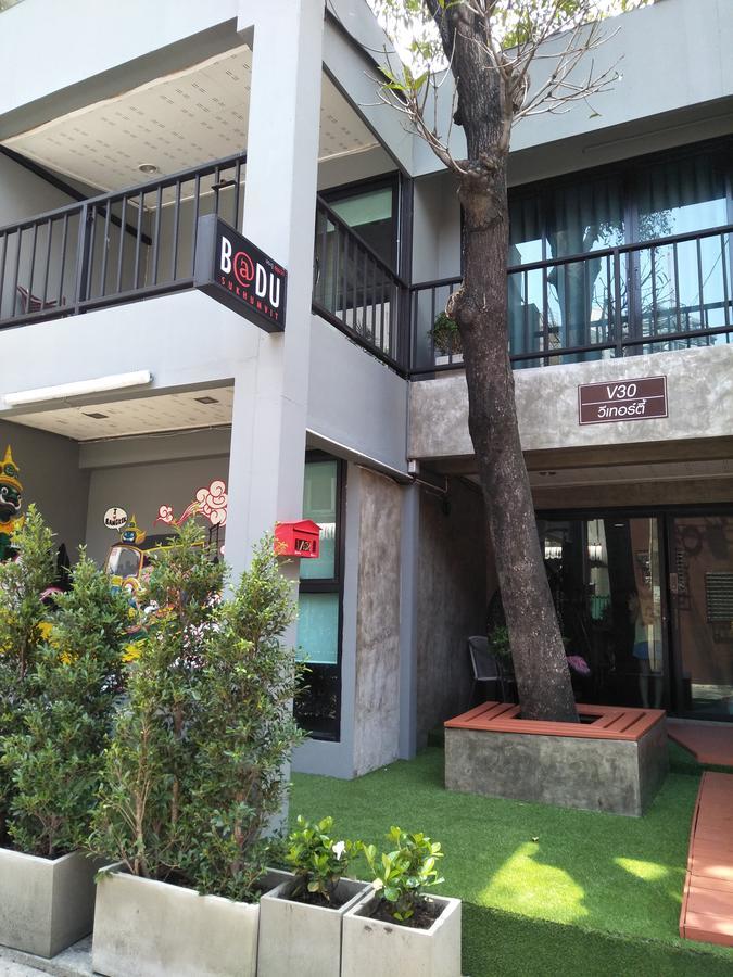 Badu Sukhumvit Dormitory Bangkok Exteriér fotografie